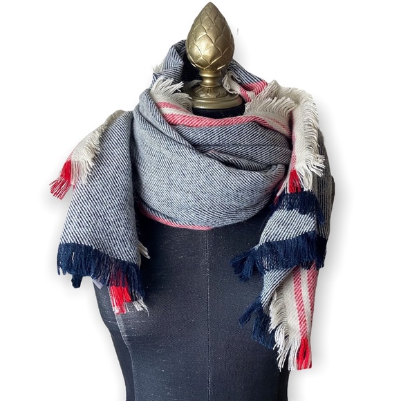 GAP Scarf Blue Red Cream Fringe Scarf - Picture 2 of 5